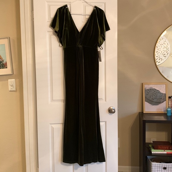Revelry Dresses Revelry Gwen Velvet Dress Poshmark